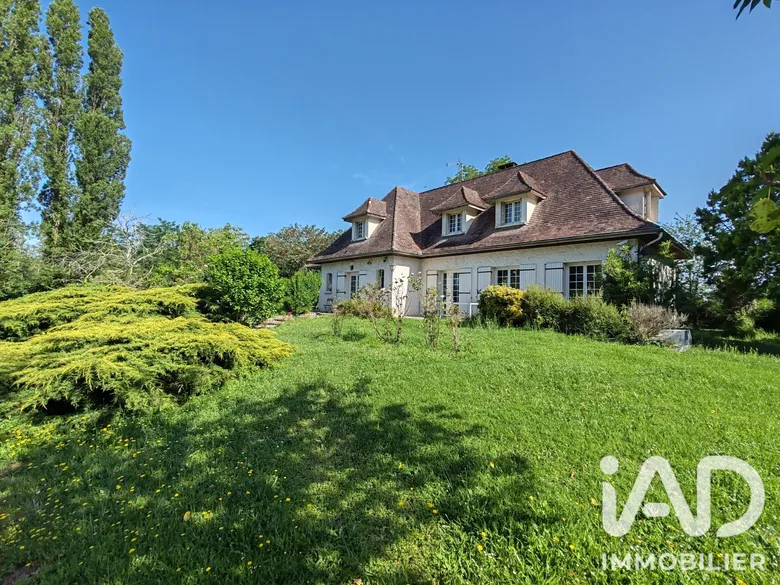 Maison 6 pièces 182 m² · à Moulin-Neuf · 182 m² · 263 000 €