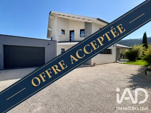 Architectural house in Champ-sur-Drac (38560)