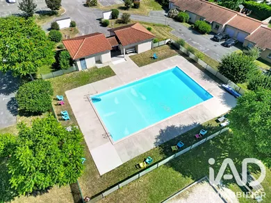 Apartment in L'Isle-d'Abeau (38080)