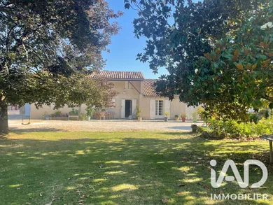 Maison de village à Lamothe-Montravel à Lamothe-Montravel