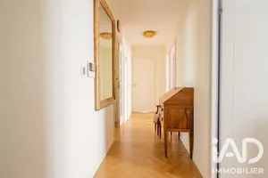 Apartment in Issy-les-Moulineaux (92130)