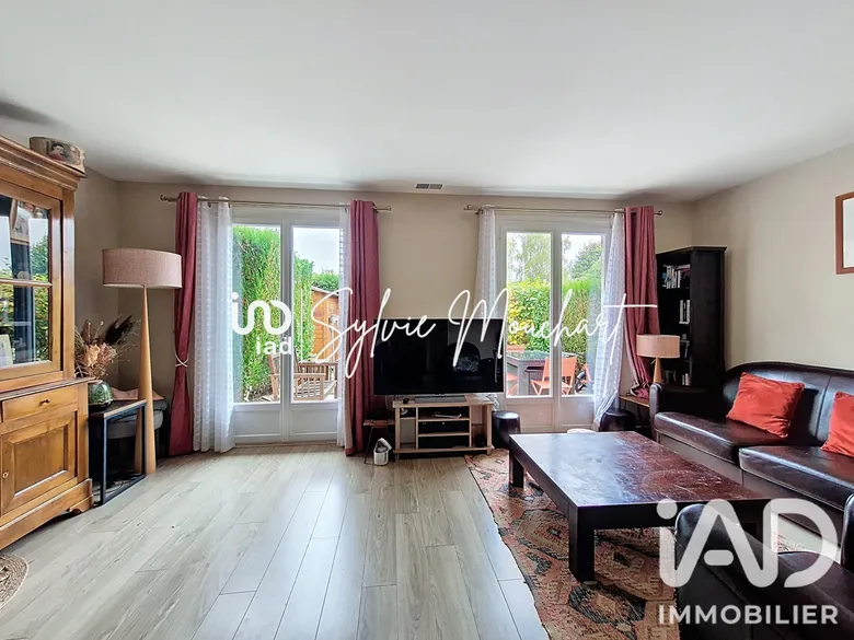 Maison 6 pièces 118 m² · à Le Mesnil-Saint-Denis · 118 m² · 335 000 €