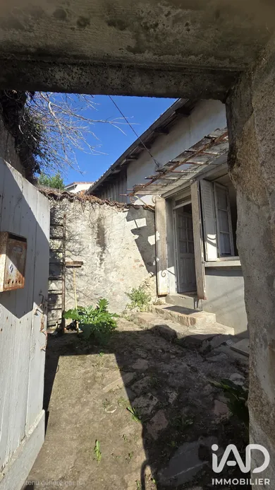 Maison de ville à Chabanais (16150)