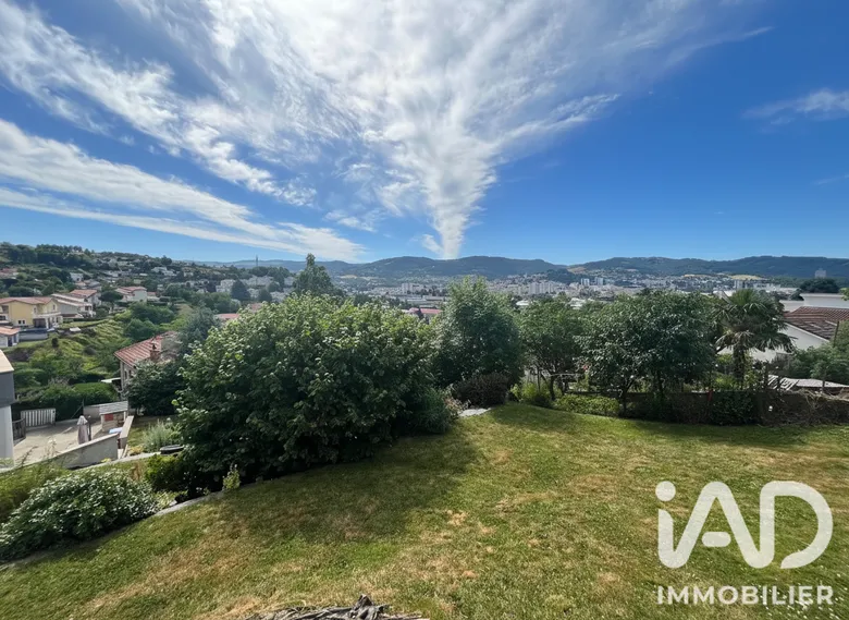 Maison 5 pièces 108 m² · à Unieux · 108 m² · 230 000 €