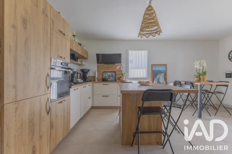 Appartement 4 pièces 86 m² · à Challes-les-Eaux · 85,6 m² · 418 000 €