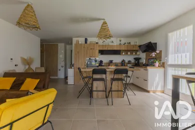 Appartement à Challes-les-Eaux (73190)