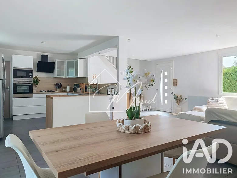 Maison 6 pièces 110 m² · à Le Plessis-Belleville · 110 m² · 328 000 €