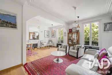 Apartment in Paris (75004)