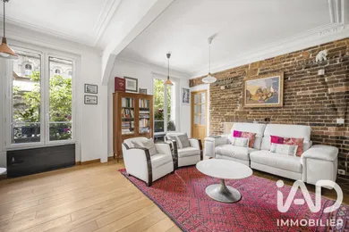 Apartment in Paris (75004)