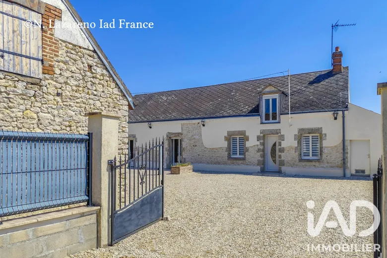 Maison 5 pièces 150 m² · à Saint-Lyé-la-Forêt · 150 m² · 275 000 €
