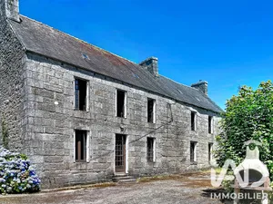 Maison de campagne à Bulat-Pestivien (22160)