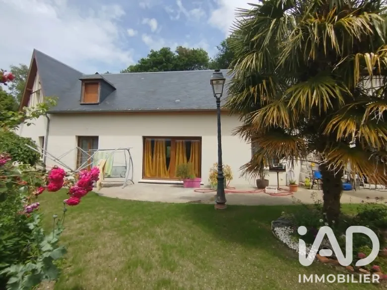 Maison 7 pièces 214 m² · à Beaumont-le-Roger · 214 m² · 260 000 €