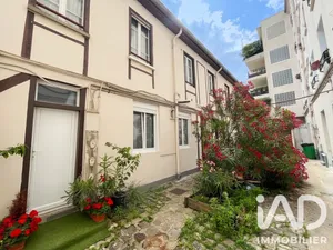 Apartment in Paris (75014)