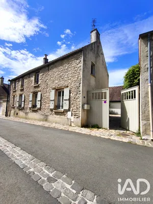 Village house in Senlis (60300)