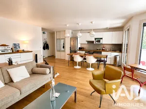 Apartment in Montrouge (92120)