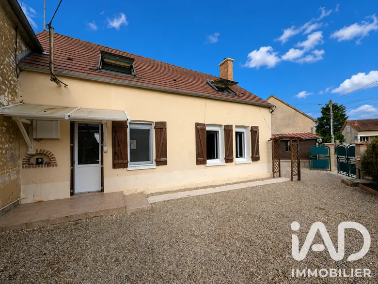 Maison 4 pièces 90 m² · à Mont-Saint-Sulpice · 90,4 m² · 153 000 €