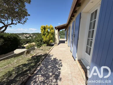 Traditional house in Mondragon (84430)