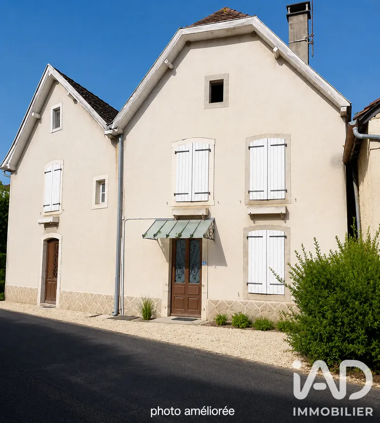 Maison 9 pièces 200 m² · à Bugnein · 200 m² · 120 000 €