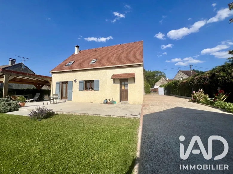 Maison 6 pièces 130 m² · à Saint-Martin-des-Champs · 130 m² · 234 000 €