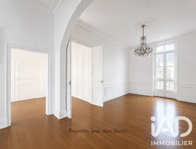 Mansion in Angers (49100)