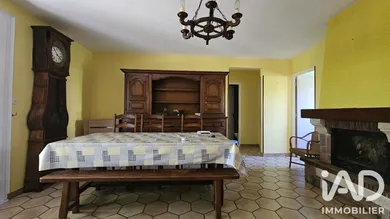 Maison à Saint-Étienne-de-Maurs (15600)