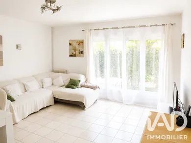 Townhouse in Maurepas (78310)