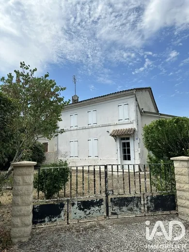 House in Chevanceaux (17210)
