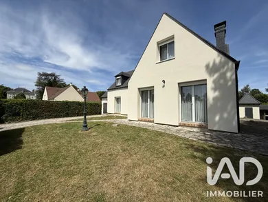 Demeure à Vaux-le-Pénil (77000)
