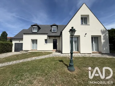 Demeure à Vaux-le-Pénil (77000)