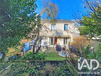 Maison à Suresnes (92150)