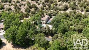 Maison de campagne à Le Castellet (04700)