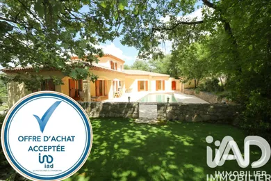 Maison d'architecte à Néoules (83136)