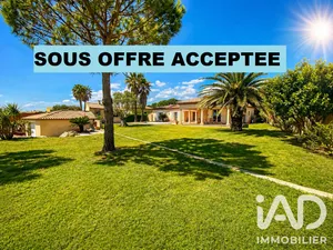 Traditional house in Saint-Geniès-de-Fontedit (34480)