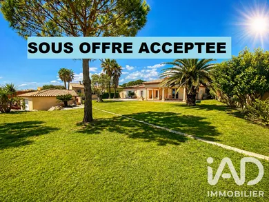 Traditional house in Saint-Geniès-de-Fontedit (34480)