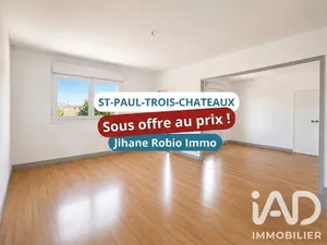 Apartment in Saint-Paul-Trois-Châteaux (26130)