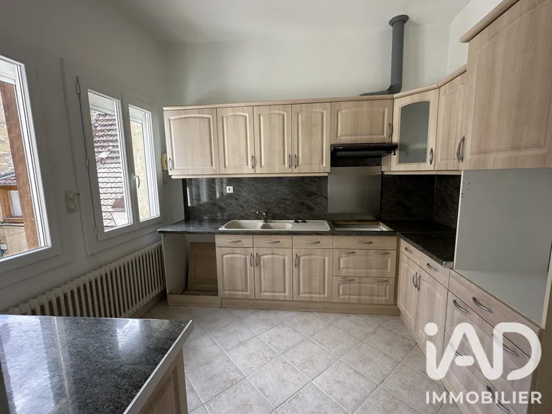 Immeuble 206 m² · à Montignac-Lascaux · 206 m² · 258 000 €