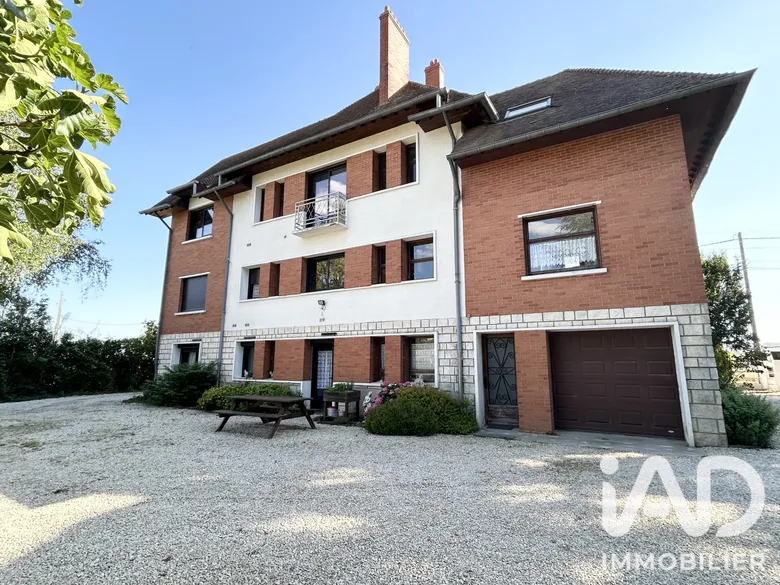 Maison 9 pièces 303 m² · à Guilly · 303 m² · 349 900 €