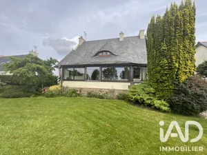 Architectural house in La Roche-Jaudy (22450)