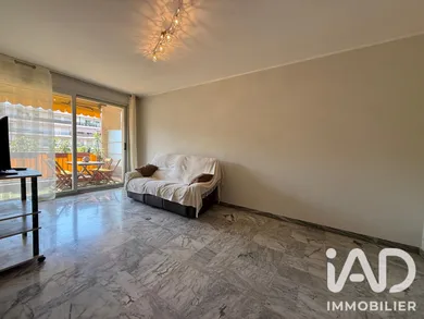 Apartment in Menton (06500)
