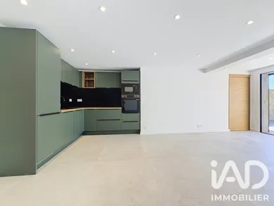 Apartment in Hyères (83400)