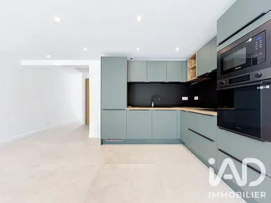 Apartment in Hyères (83400)
