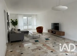 Apartment in Fontainebleau (77300)