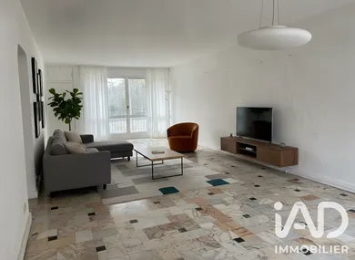 Apartment in Fontainebleau (77300)