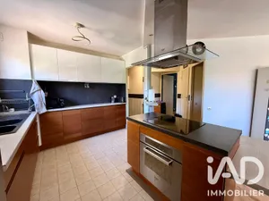 Apartment in Saint-Genis-Laval (69230)