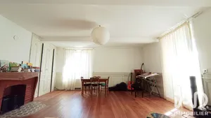 Appartement à La Pacaudière (42310)