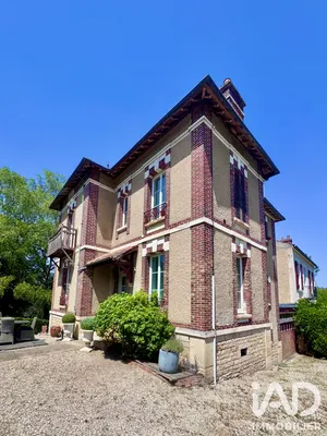 Maison traditionnelle à Deux Rivières (89460)