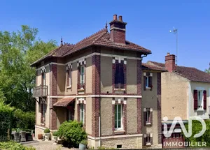 Maison traditionnelle à Deux Rivières (89460)