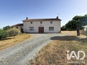 Maison traditionnelle à Saint-Aubin-le-Cloud (79450)