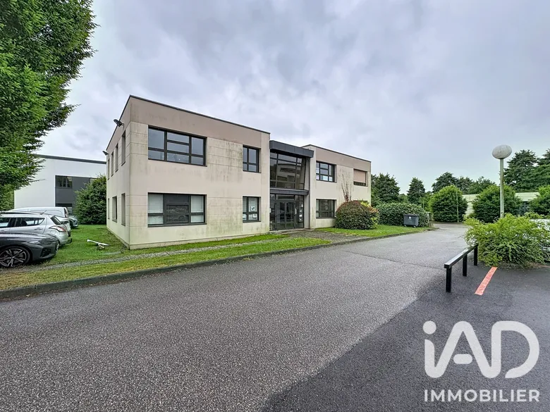 Murs commerciaux à Mont-Saint-Aignan (76130) · 210 m² · 505 000 €