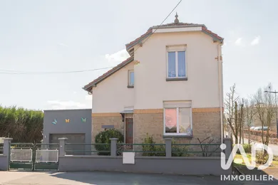 Maison traditionnelle à Villers-Semeuse (08000)